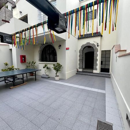 Casaroma Hostels Lima Exterior photo