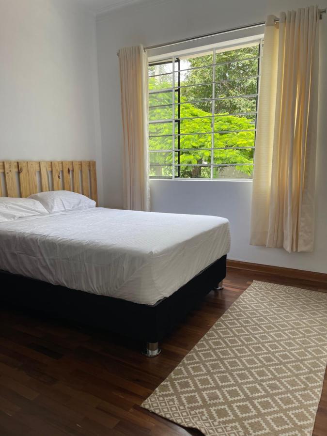 Casaroma Hostels Lima Exterior photo