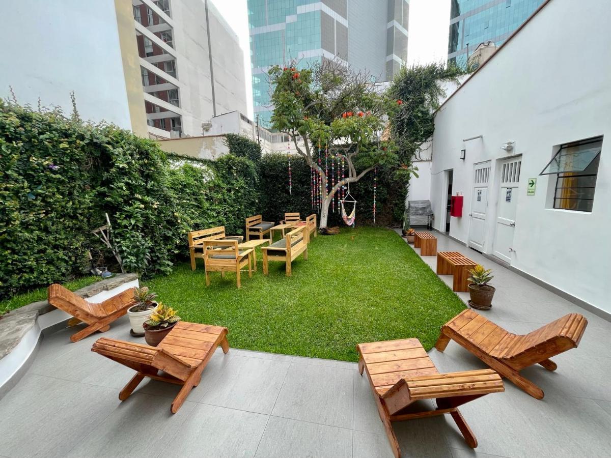 Casaroma Hostels Lima Exterior photo