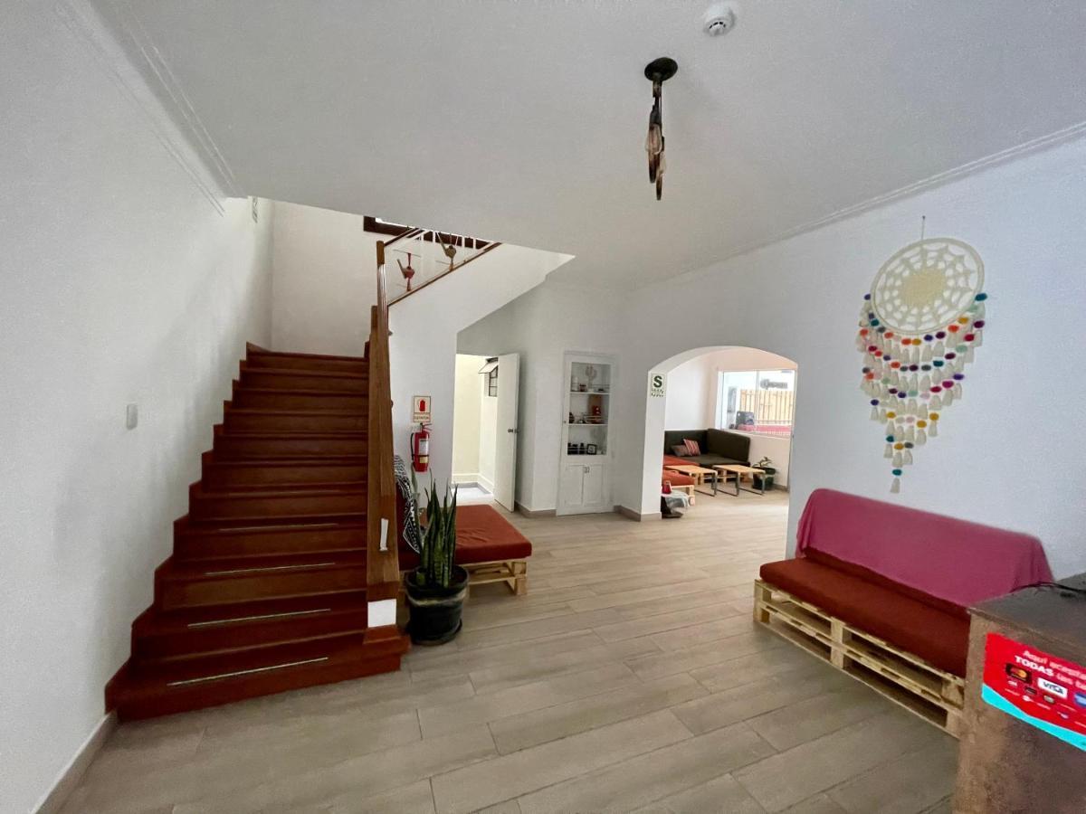 Casaroma Hostels Lima Exterior photo