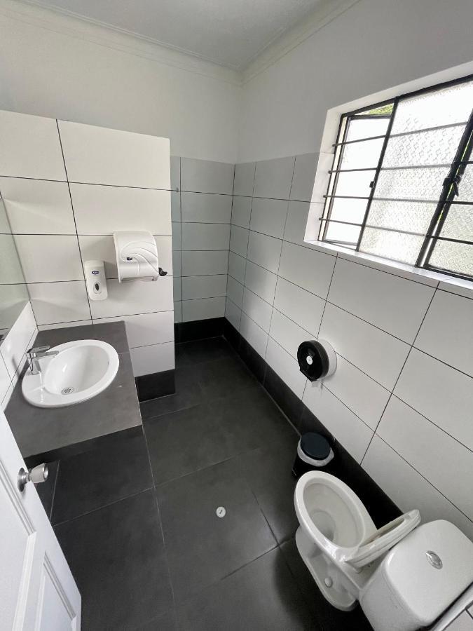 Casaroma Hostels Lima Exterior photo